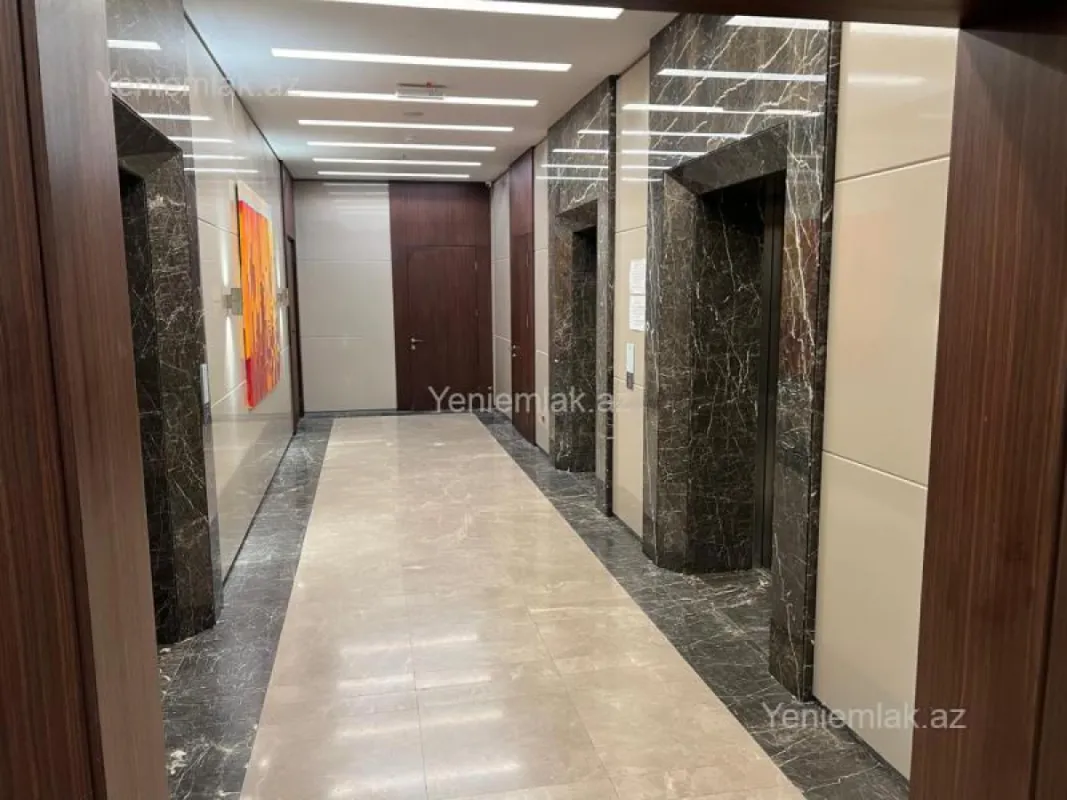 Satılır 4 otaqlı yeni tikili 190 m²