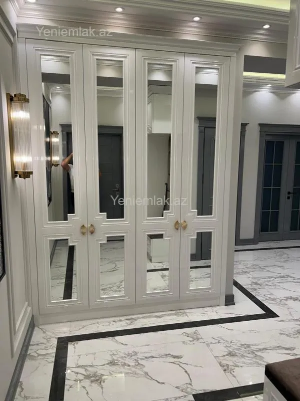 Satılır 4 otaqlı yeni tikili 190 m²