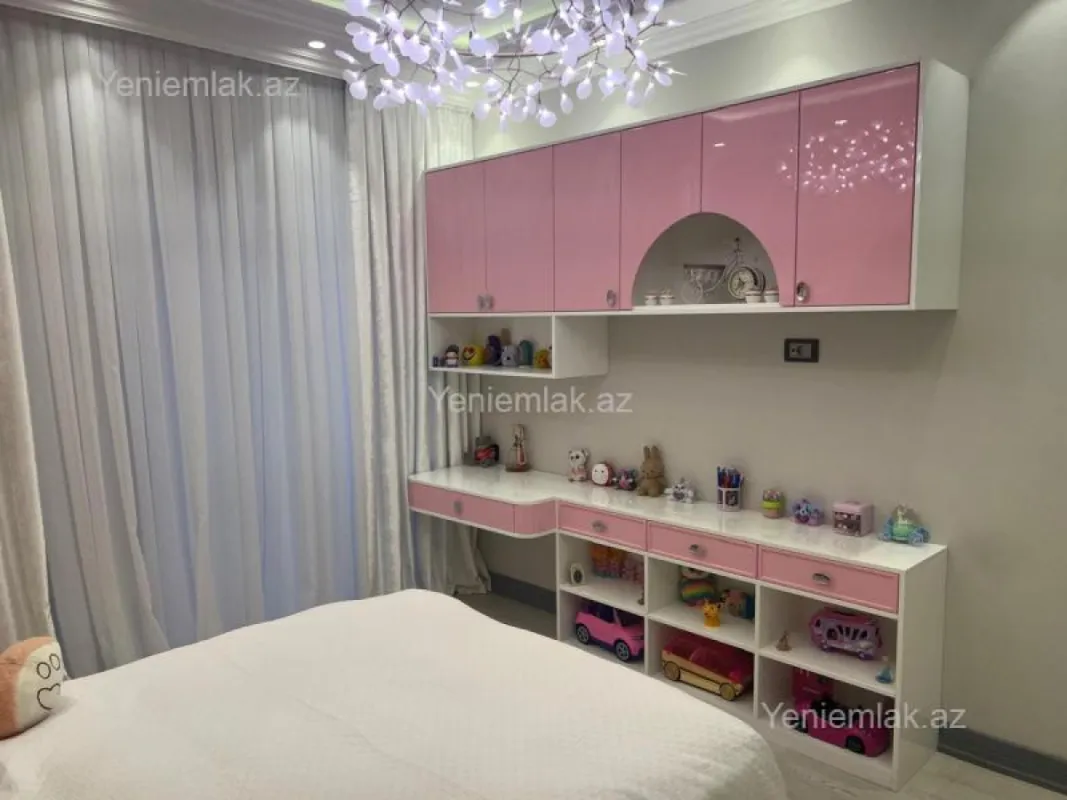 Satılır 4 otaqlı yeni tikili 190 m²