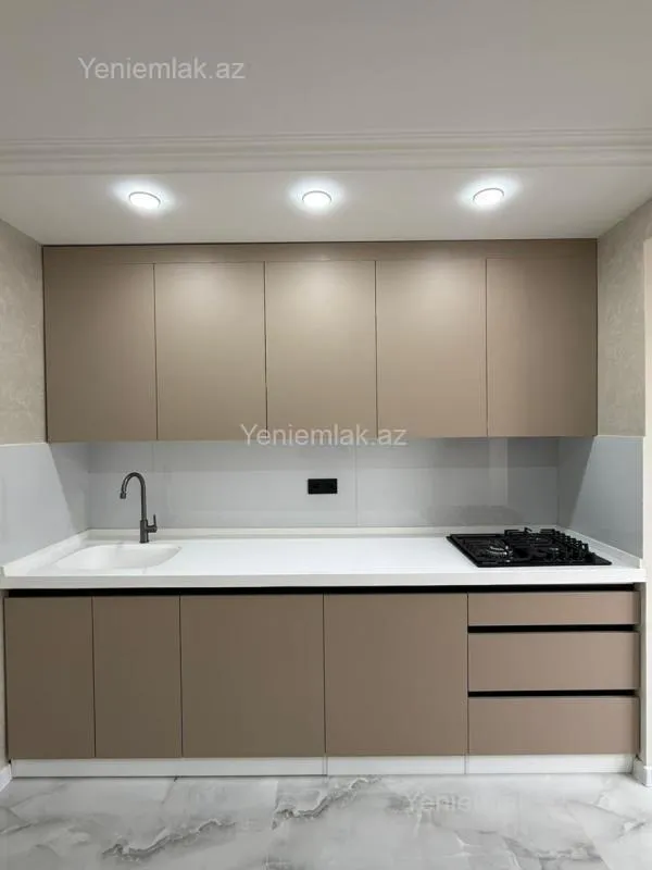 Satılır 3 otaqlı köhnə tikili 80 m²