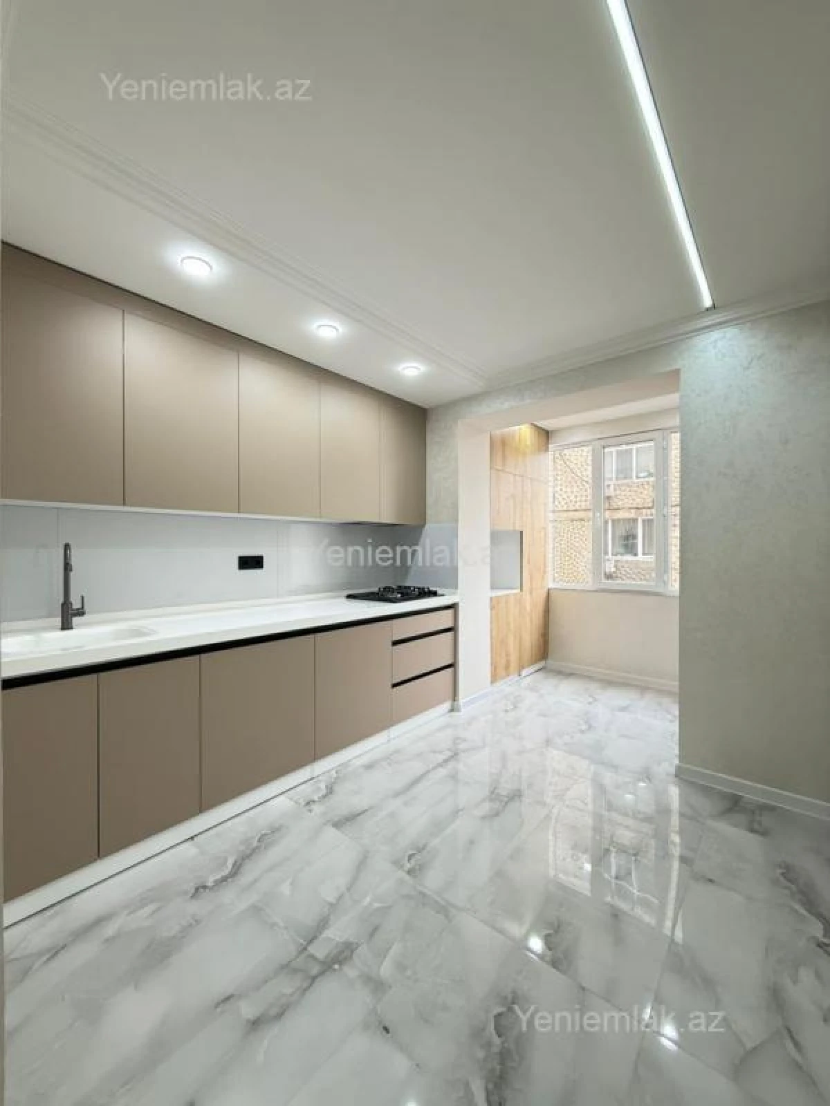 Satılır 3 otaqlı köhnə tikili 80 m²