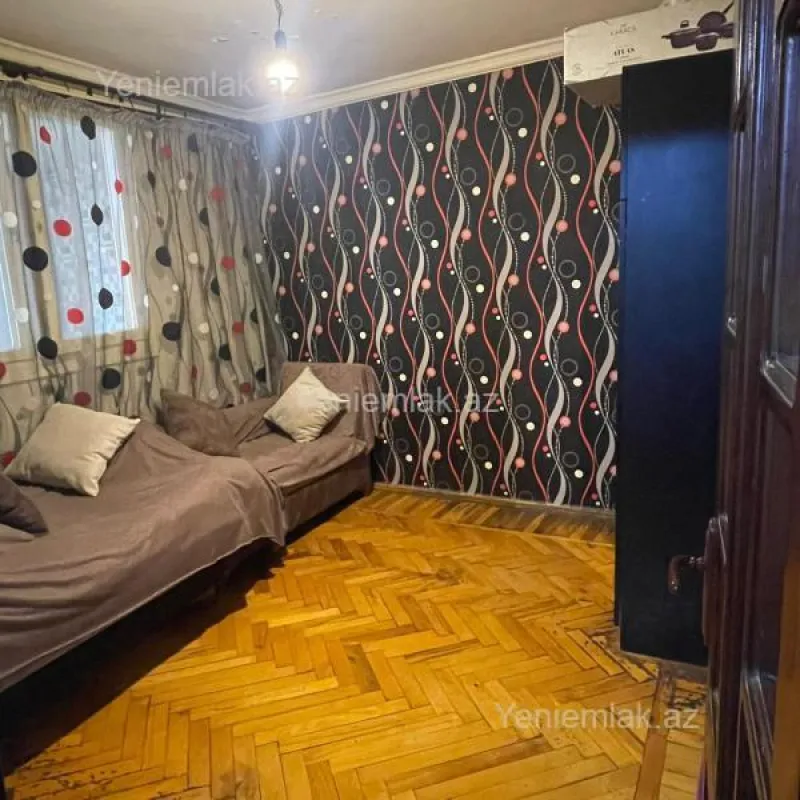 Satılır 3 otaqlı köhnə tikili 81 m²
