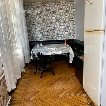 Satılır 3 otaqlı köhnə tikili 81 m²