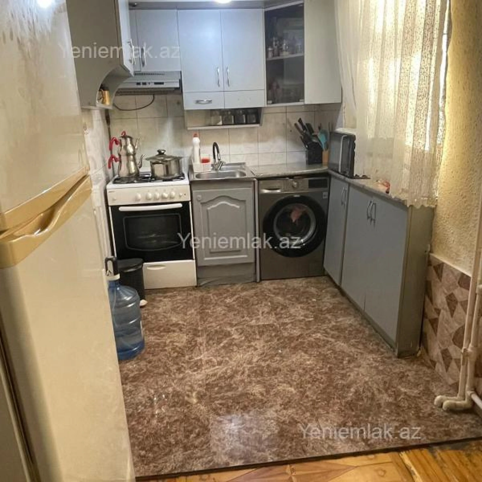 Satılır 3 otaqlı köhnə tikili 81 m²