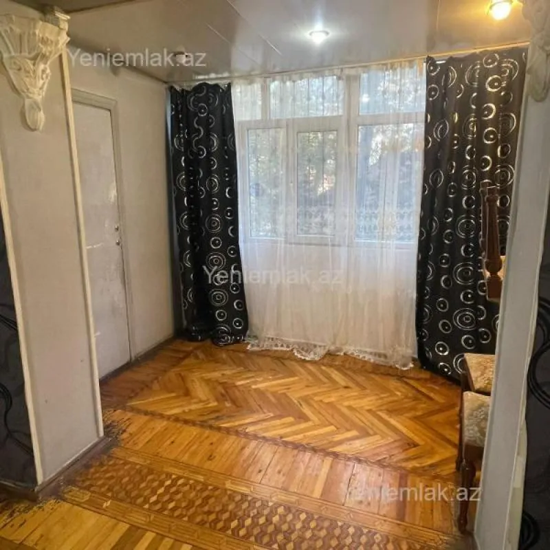 Satılır 3 otaqlı köhnə tikili 81 m²