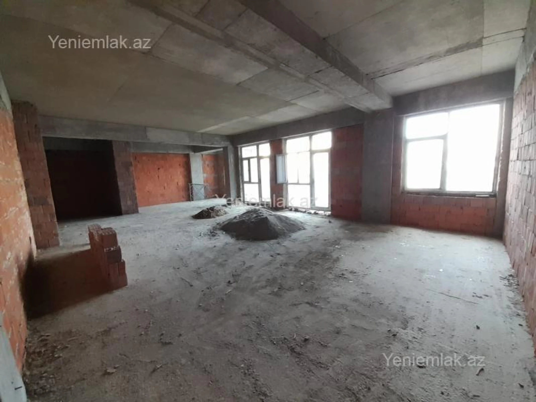 Satılır 3 otaqlı yeni tikili 110 m²