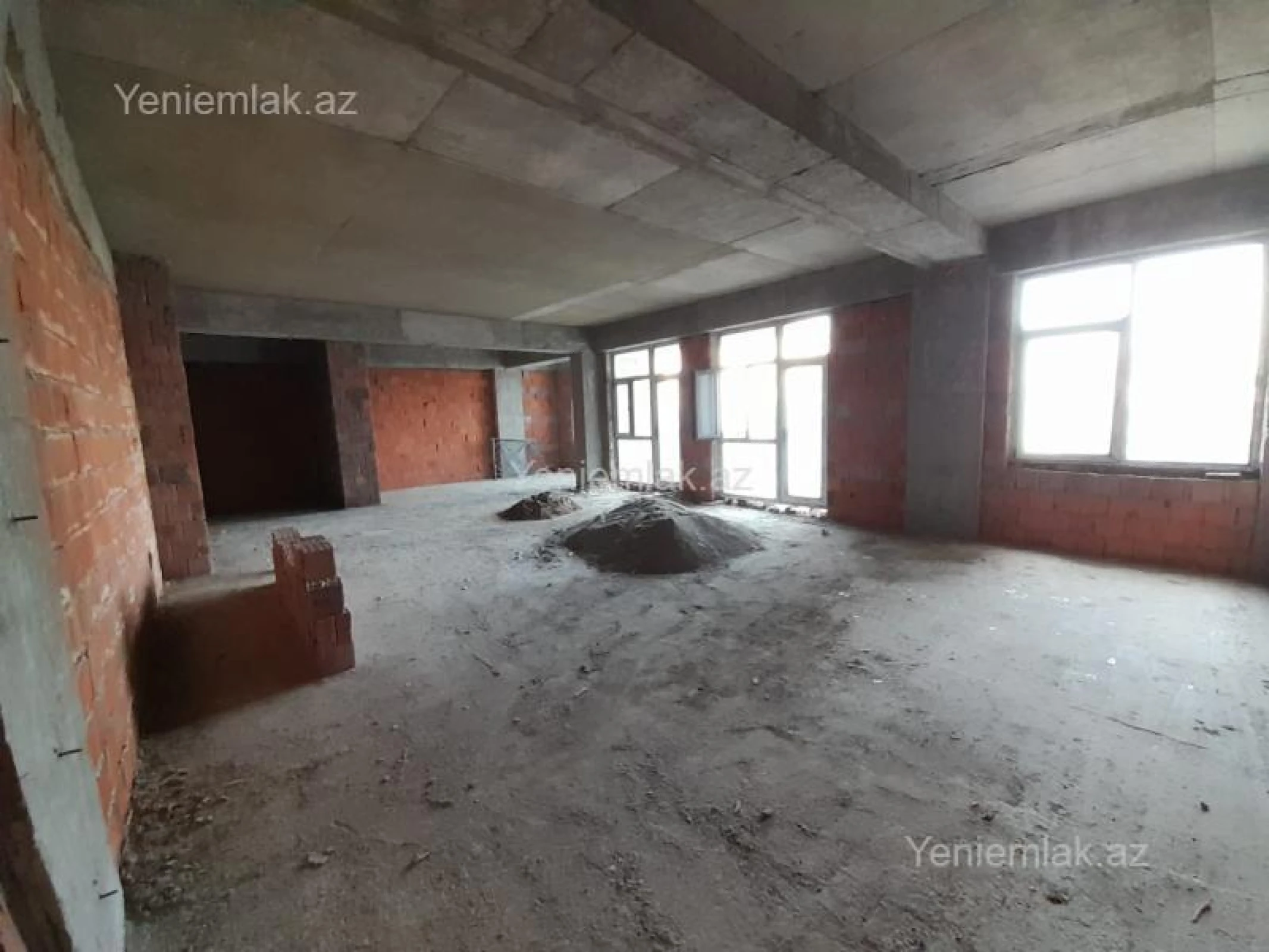 Satılır 3 otaqlı yeni tikili 110 m²