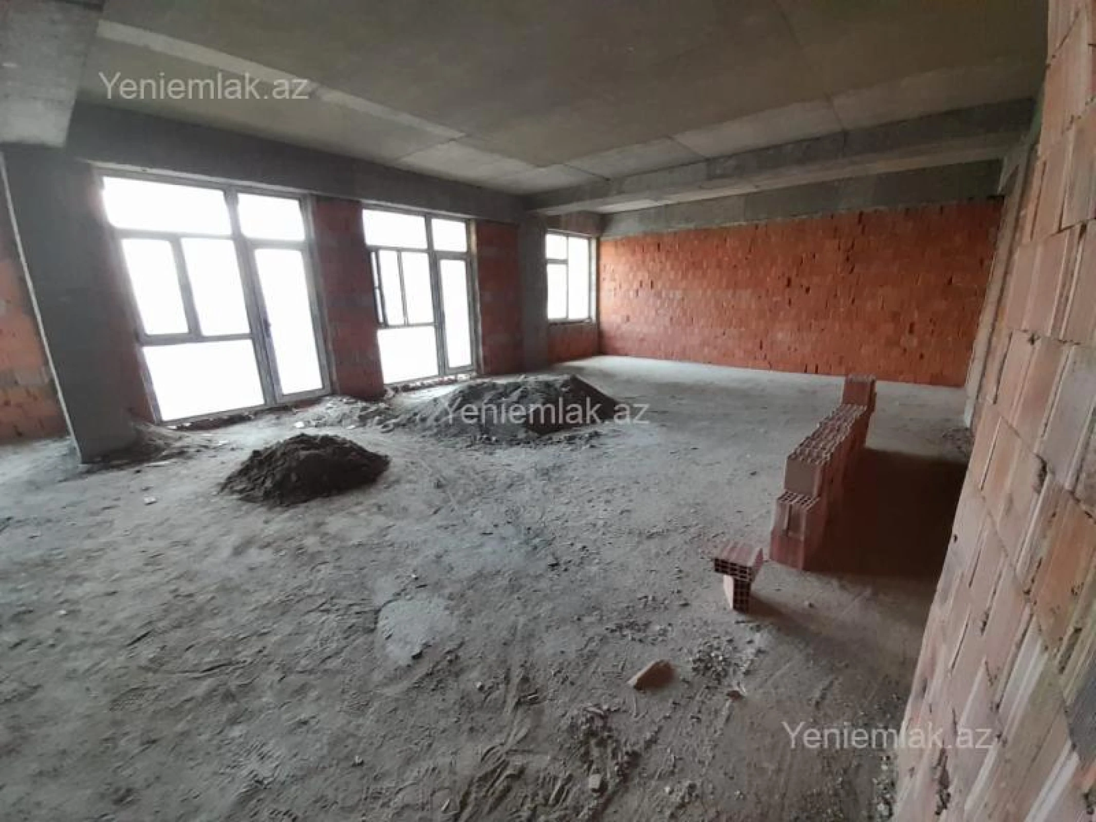 Satılır 3 otaqlı yeni tikili 110 m²