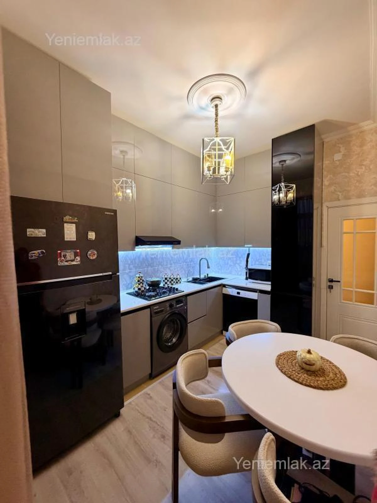 Satılır 2 otaqlı yeni tikili 60 m²