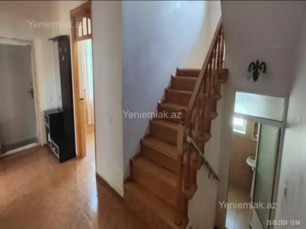 Satılır 6 otaqlı həyət evi 200 m²