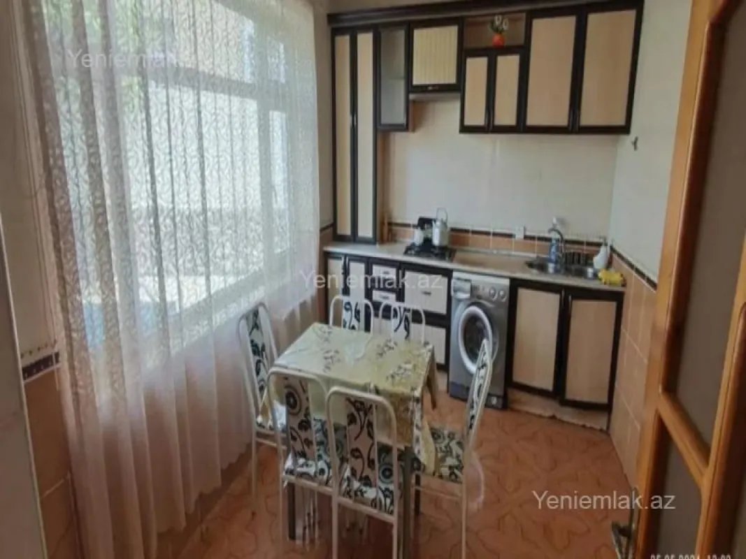 Satılır 6 otaqlı həyət evi 200 m²