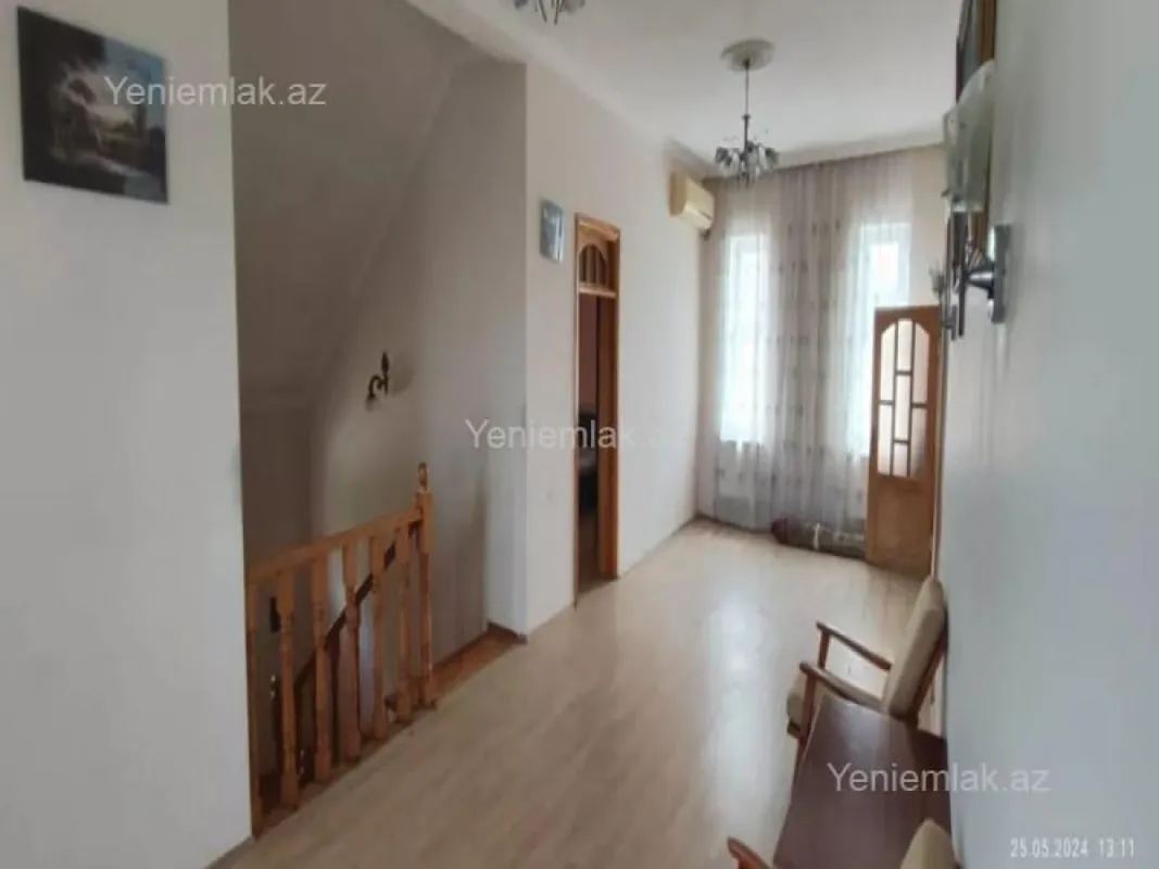 Satılır 6 otaqlı həyət evi 200 m²