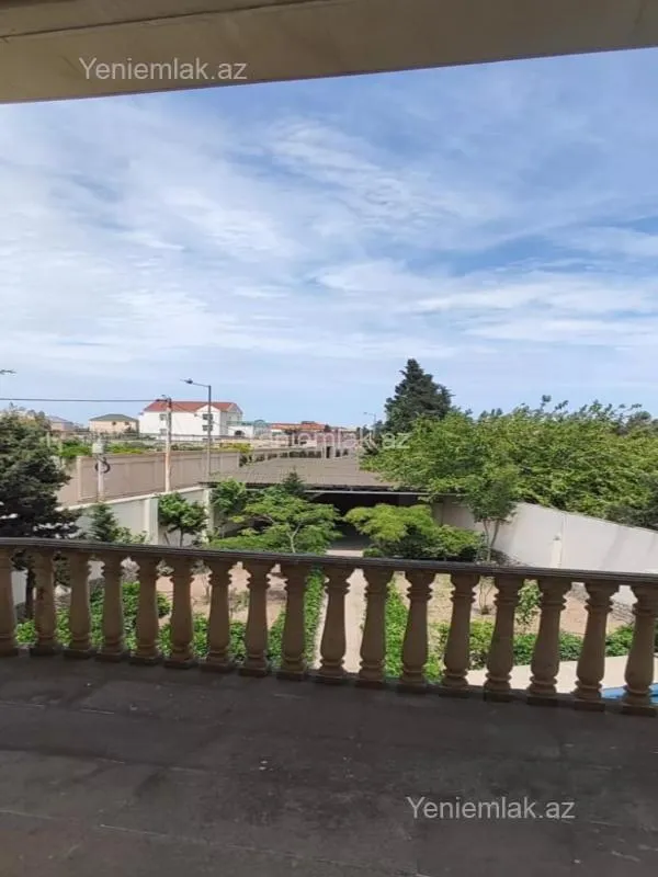 Satılır 6 otaqlı həyət evi 200 m²