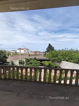 Satılır 6 otaqlı həyət evi 200 m²