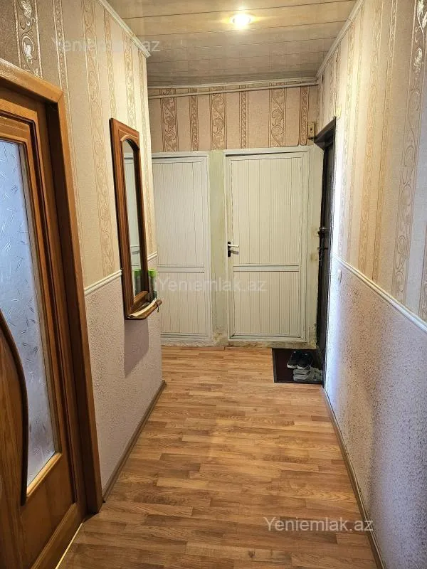 Satılır 2 otaqlı köhnə tikili 60 m²