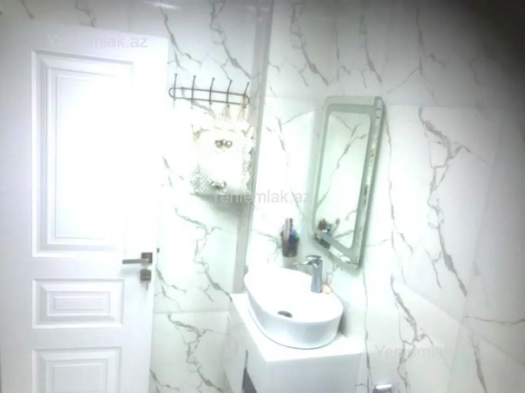 Satılır 4 otaqlı köhnə tikili 125 m²