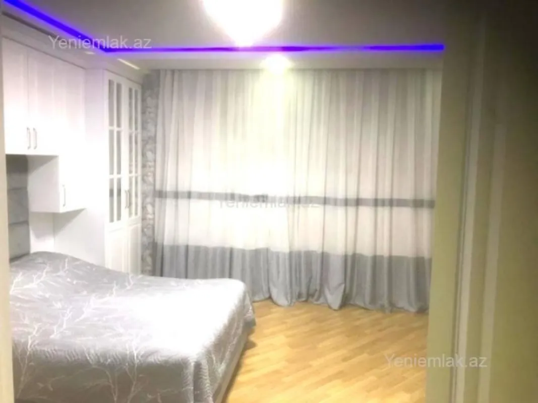 Satılır 4 otaqlı köhnə tikili 125 m²