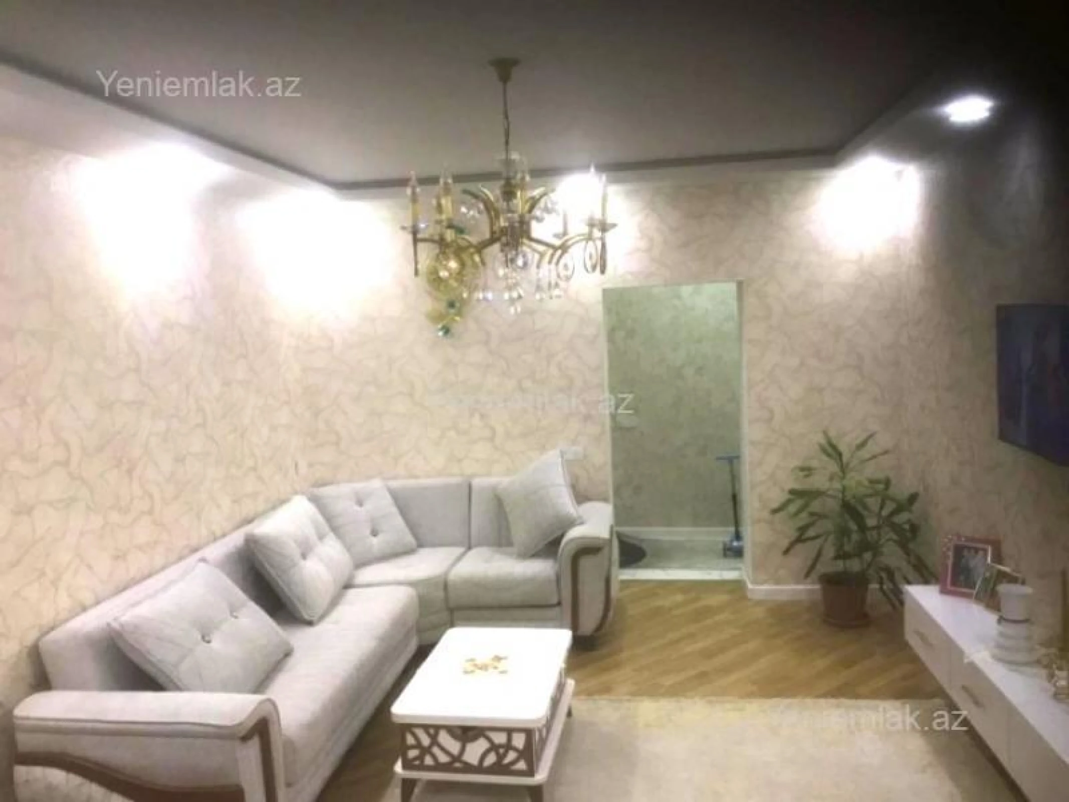 Satılır 4 otaqlı köhnə tikili 125 m²