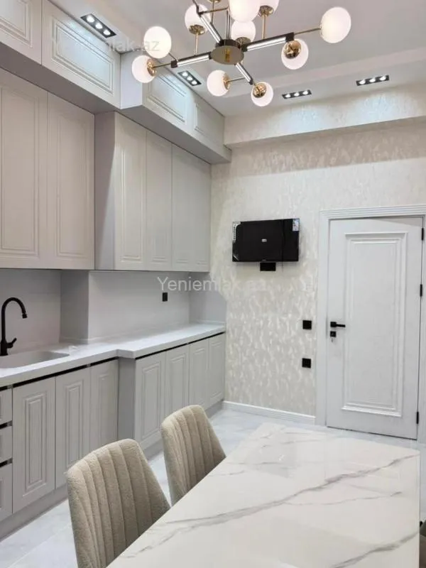 Satılır 3 otaqlı yeni tikili 101 m²