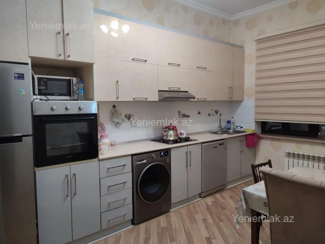 Satılır 5 otaqlı həyət evi 141 m²