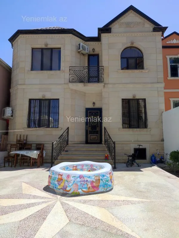 Satılır 5 otaqlı həyət evi 141 m²