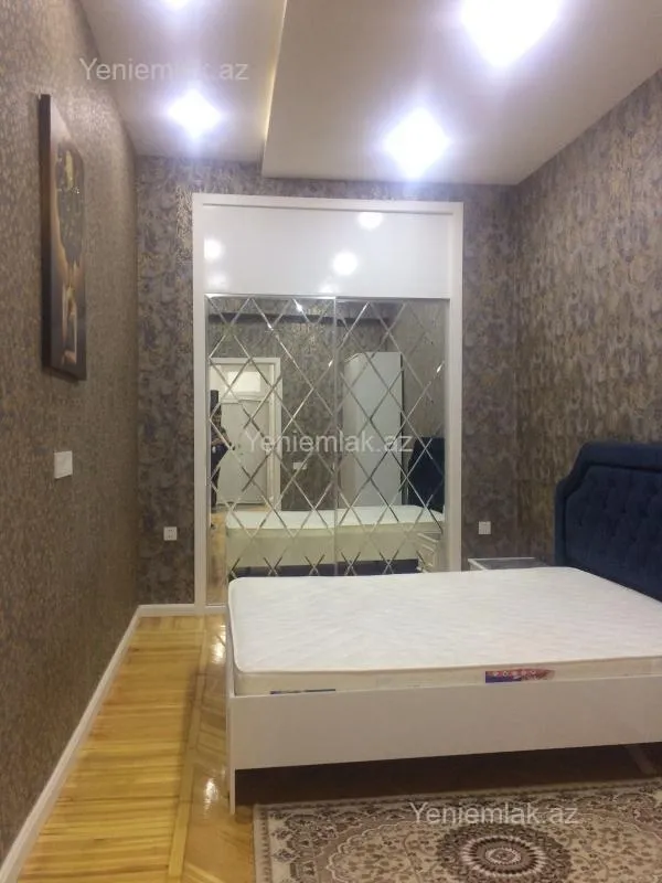Satılır 2 otaqlı köhnə tikili 53 m²