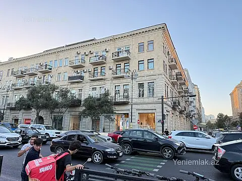 Satılır 2 otaqlı köhnə tikili 53 m² — Bakı, Səbail 2 otaq 53.00 m²