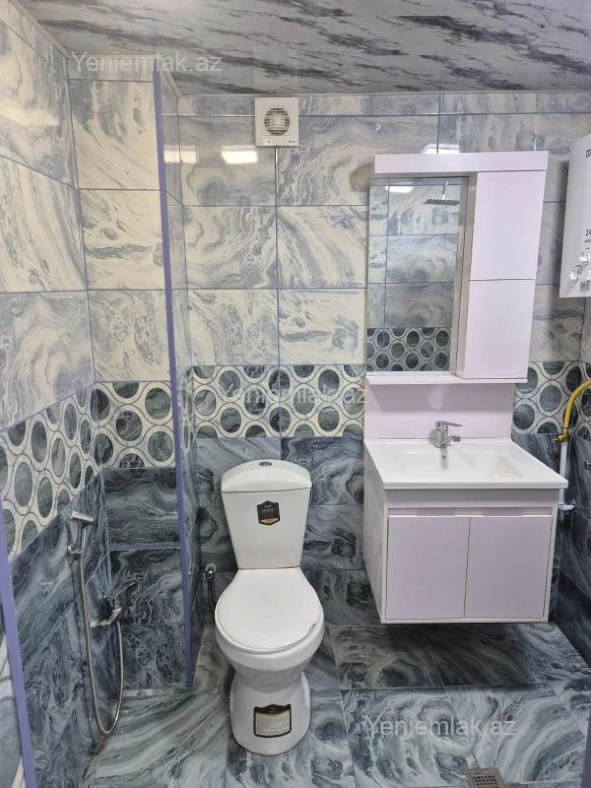 Satılır 1 otaqlı köhnə tikili 40 m²