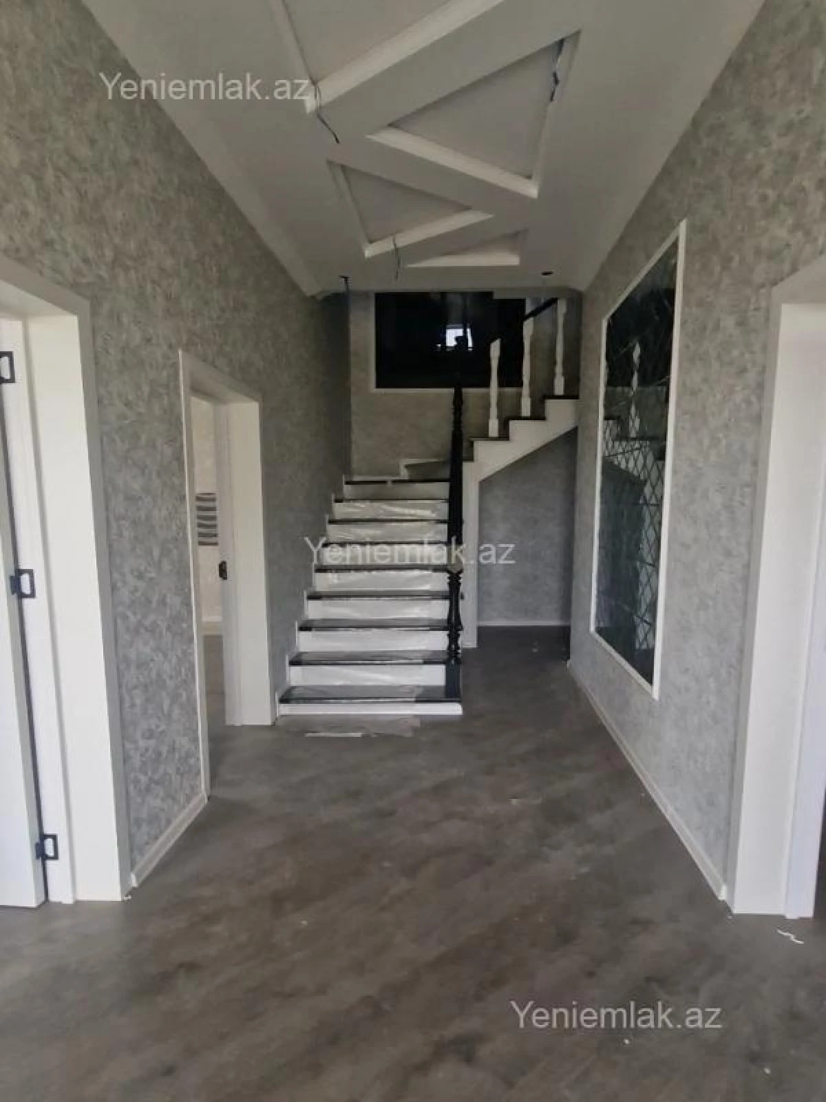 Satılır 6 otaqlı həyət evi 130 m²