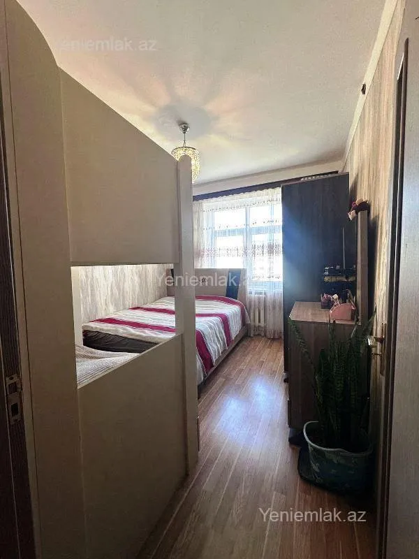 Satılır 2 otaqlı köhnə tikili 55 m²