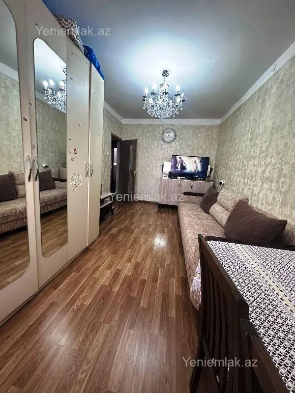 Satılır 2 otaqlı köhnə tikili 55 m²