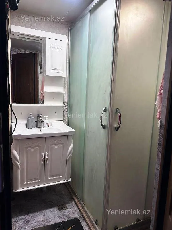 Satılır 2 otaqlı köhnə tikili 55 m²