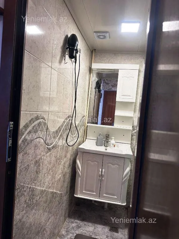 Satılır 2 otaqlı köhnə tikili 55 m²