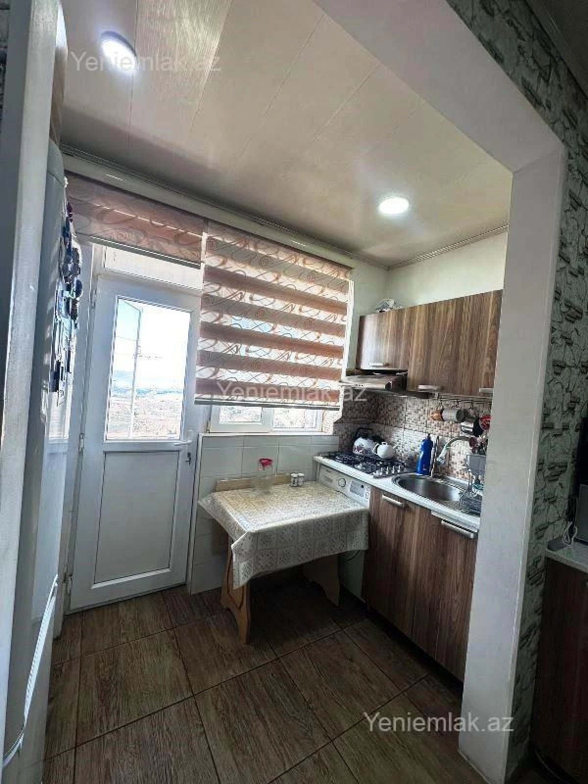 Satılır 2 otaqlı köhnə tikili 55 m²