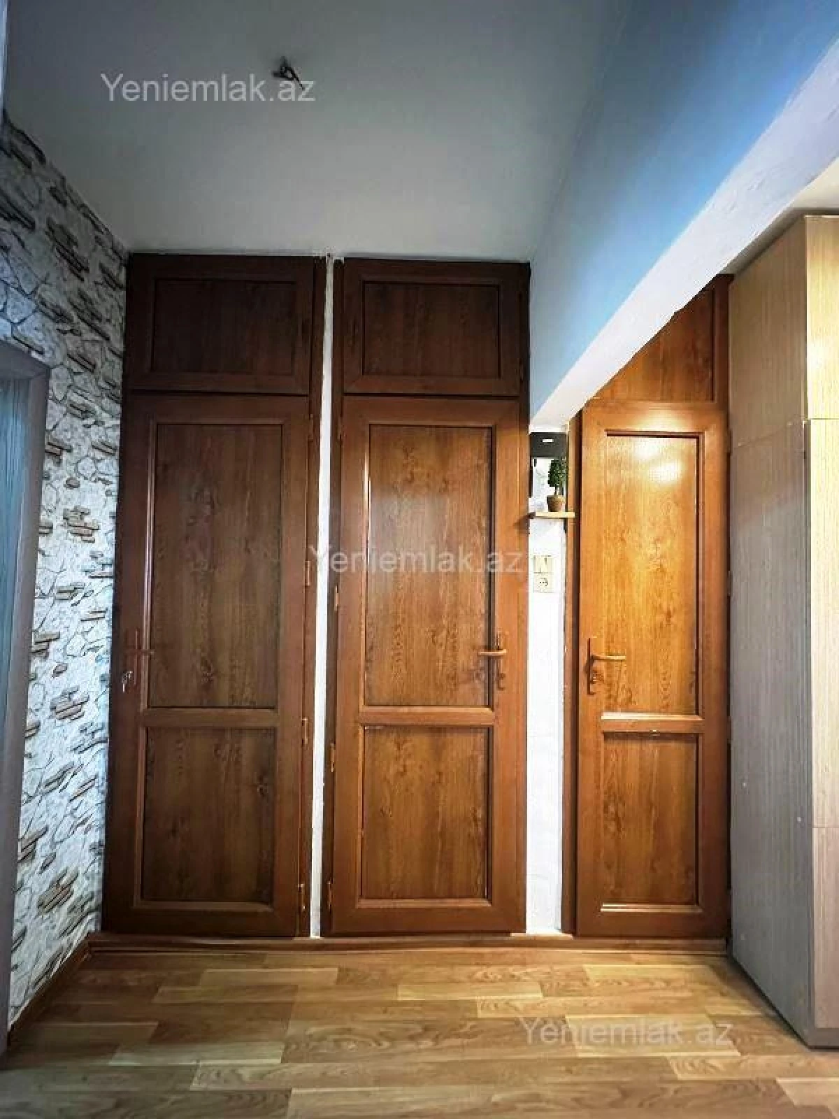 Satılır 2 otaqlı köhnə tikili 55 m²