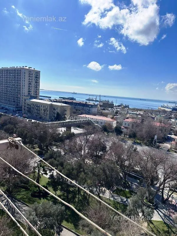 Satılır 2 otaqlı köhnə tikili 55 m²