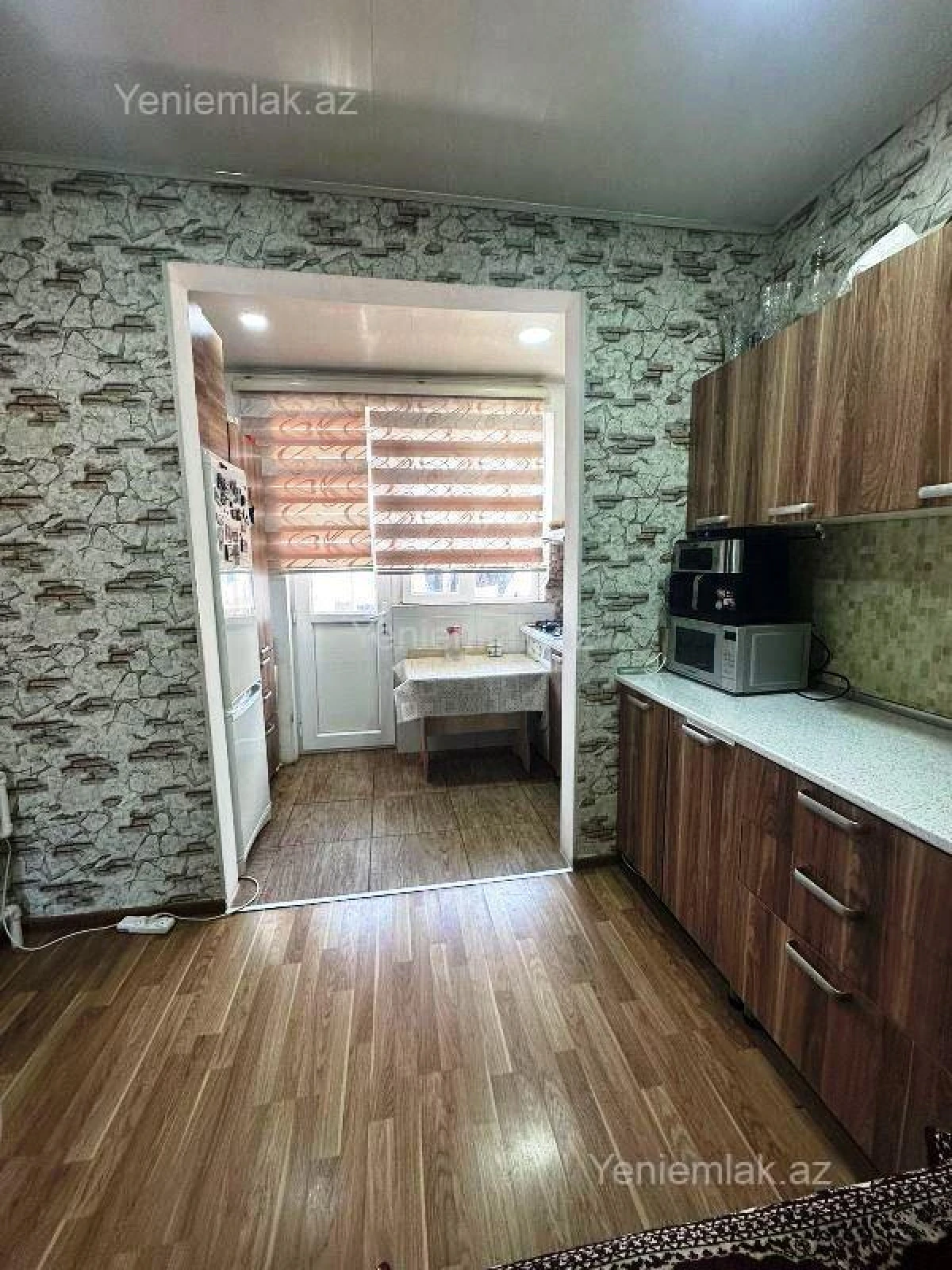Satılır 2 otaqlı köhnə tikili 55 m²