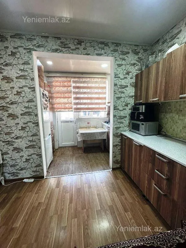Satılır 2 otaqlı köhnə tikili 55 m²