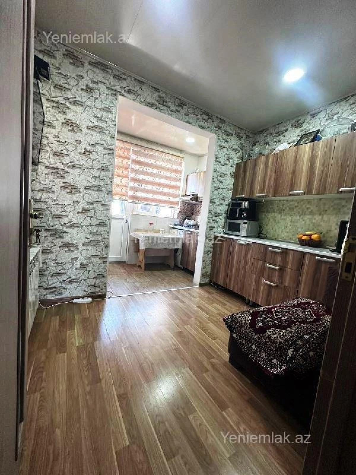 Satılır 2 otaqlı köhnə tikili 55 m²