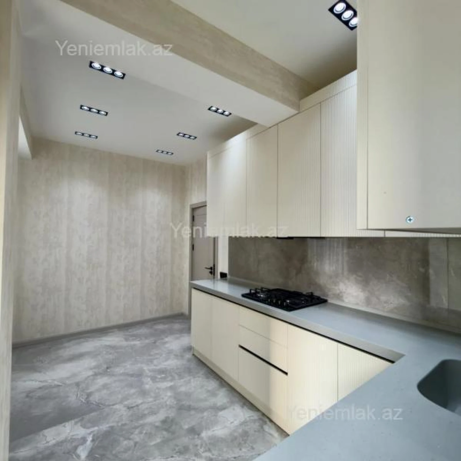 Satılır 2 otaqlı yeni tikili 80 m²