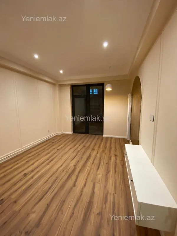 Satılır 2 otaqlı yeni tikili 65 m²