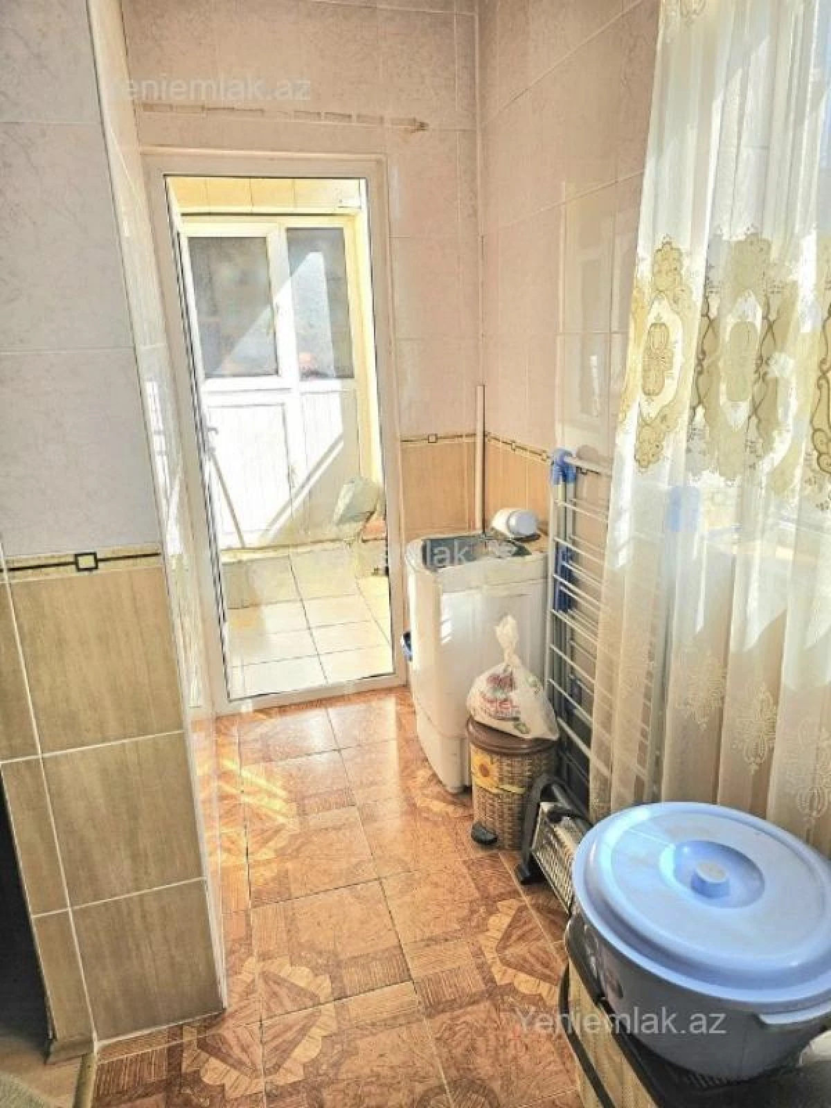 Satılır 2 otaqlı köhnə tikili 55 m²