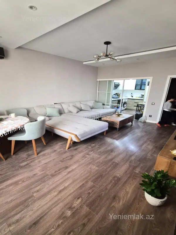 Satılır 2 otaqlı yeni tikili 70 m²