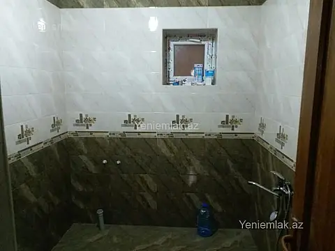 Satılır 8 otaqlı həyət evi 400 m²