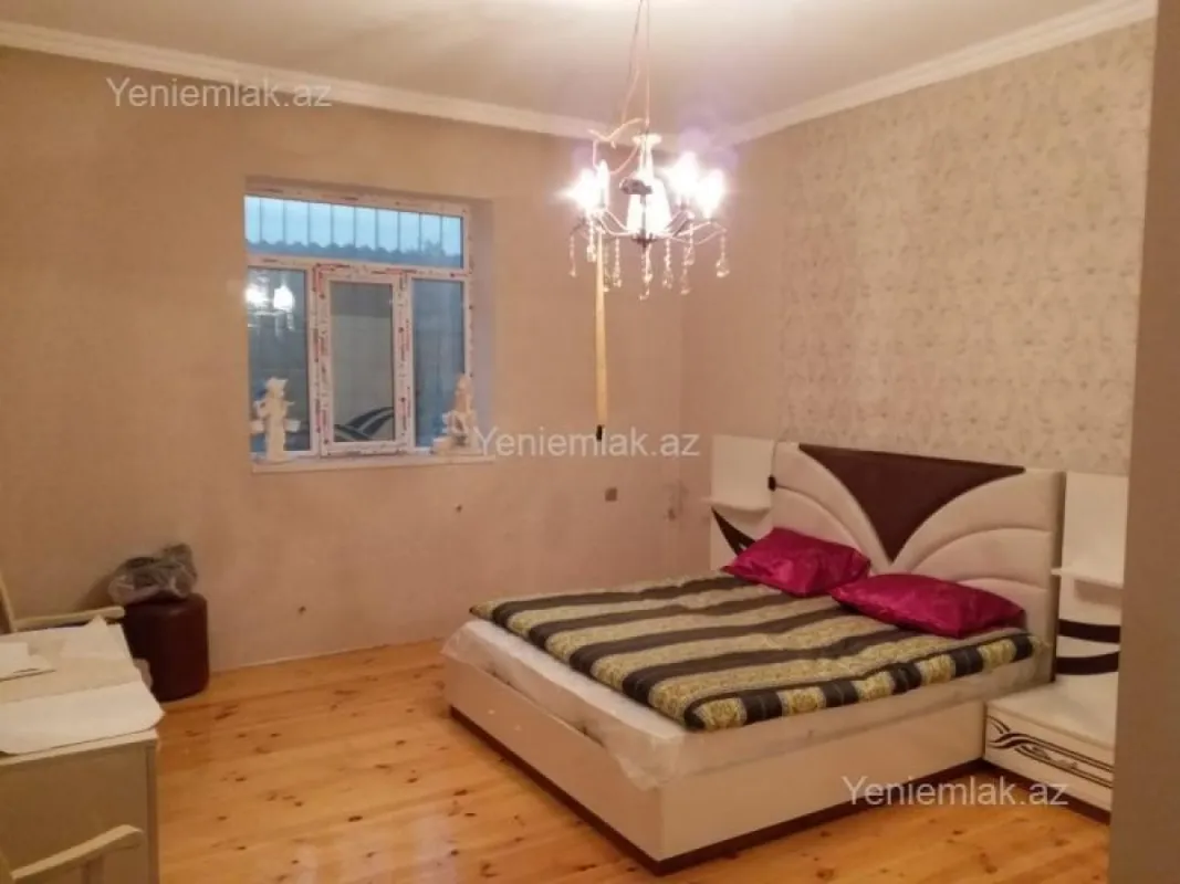 Satılır 8 otaqlı həyət evi 400 m²