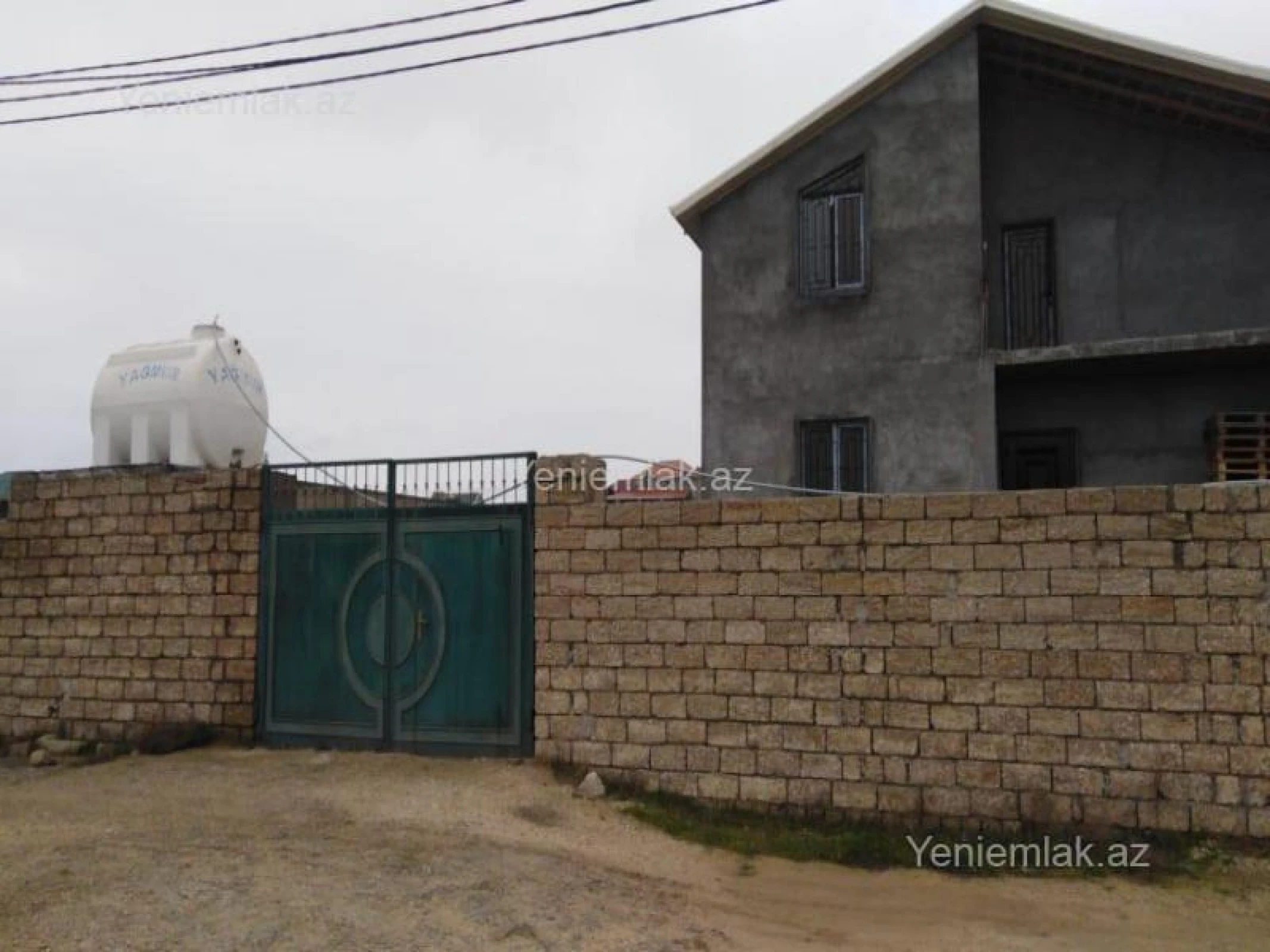 Satılır 4 otaqlı həyət evi 232.7 m²