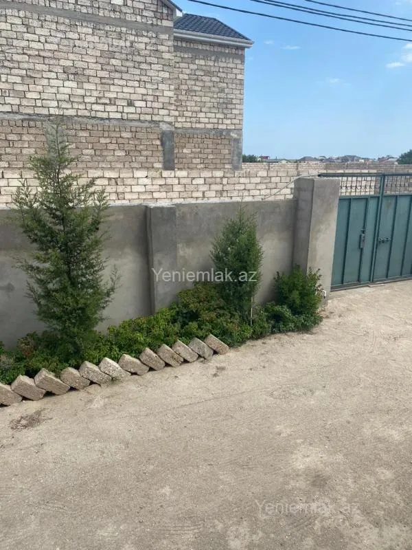 Satılır 4 otaqlı həyət evi 232.7 m²
