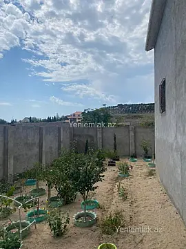 Satılır 4 otaqlı həyət evi 232.7 m²