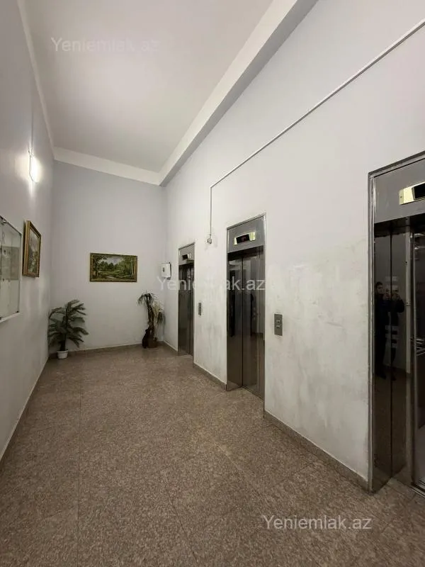 Satılır 3 otaqlı yeni tikili 125 m²