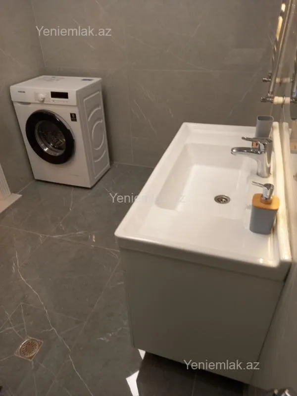 Satılır 3 otaqlı yeni tikili 150 m²